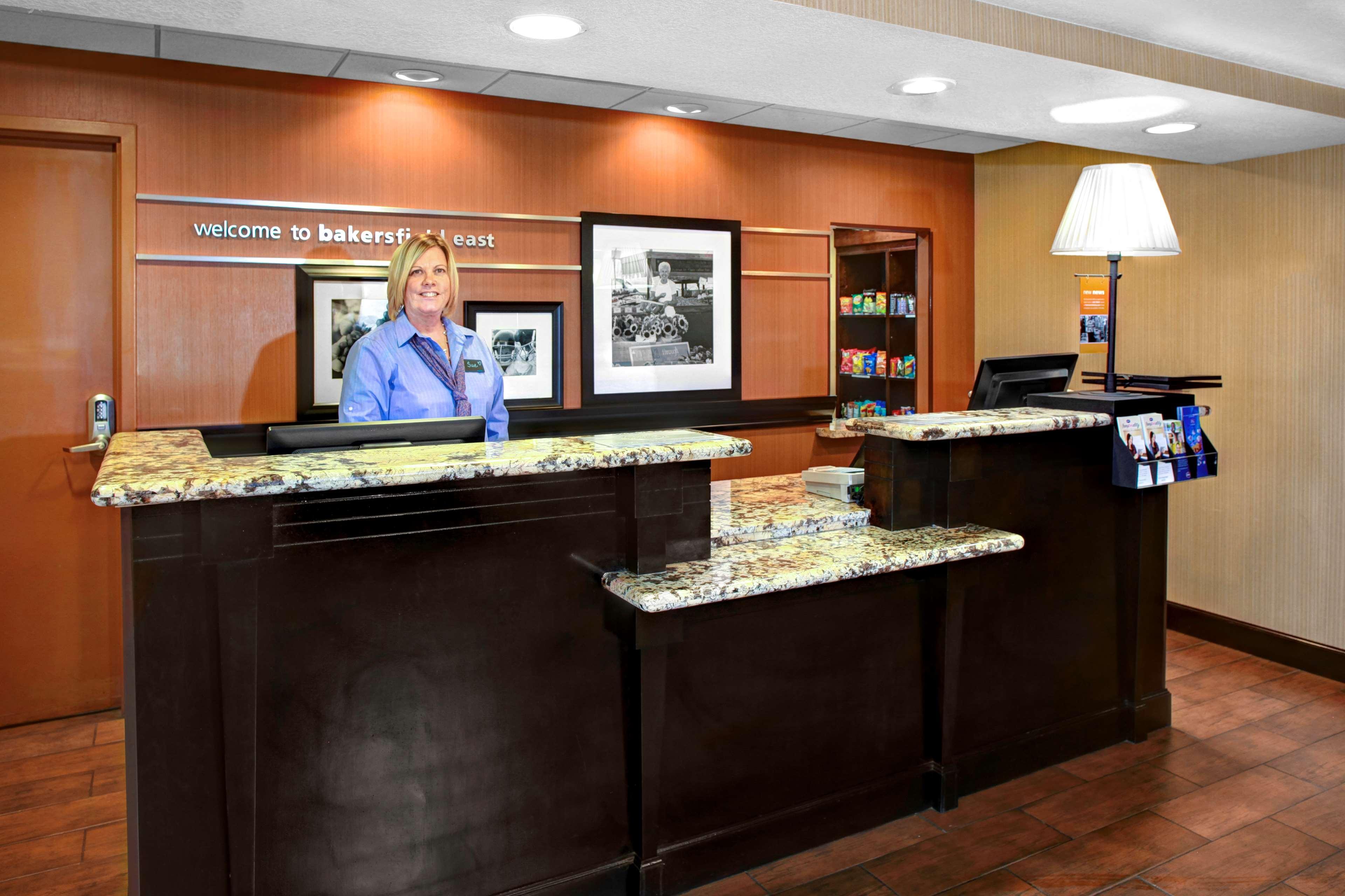 Hampton Inn And Suites Bakersfield / Highway 58 Exteriér fotografie